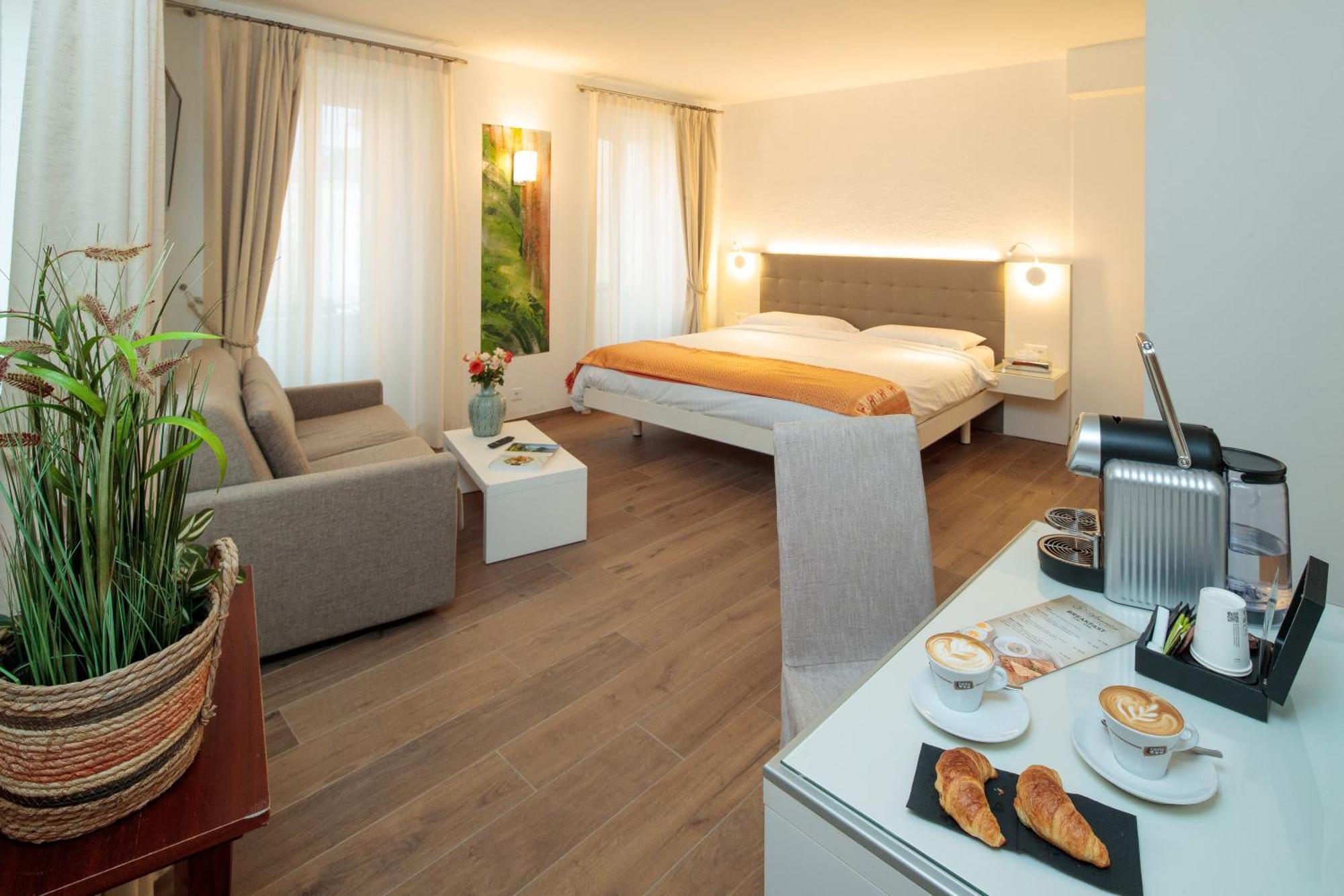 Hotel America โลการ์โน ภายนอก รูปภาพ
