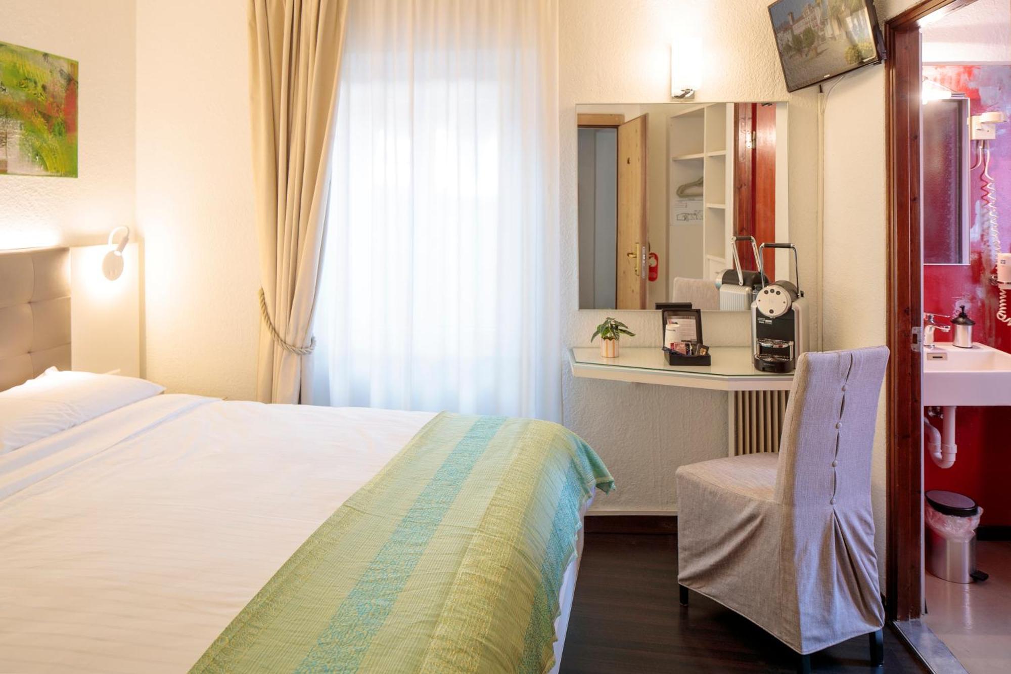 Hotel America โลการ์โน ภายนอก รูปภาพ