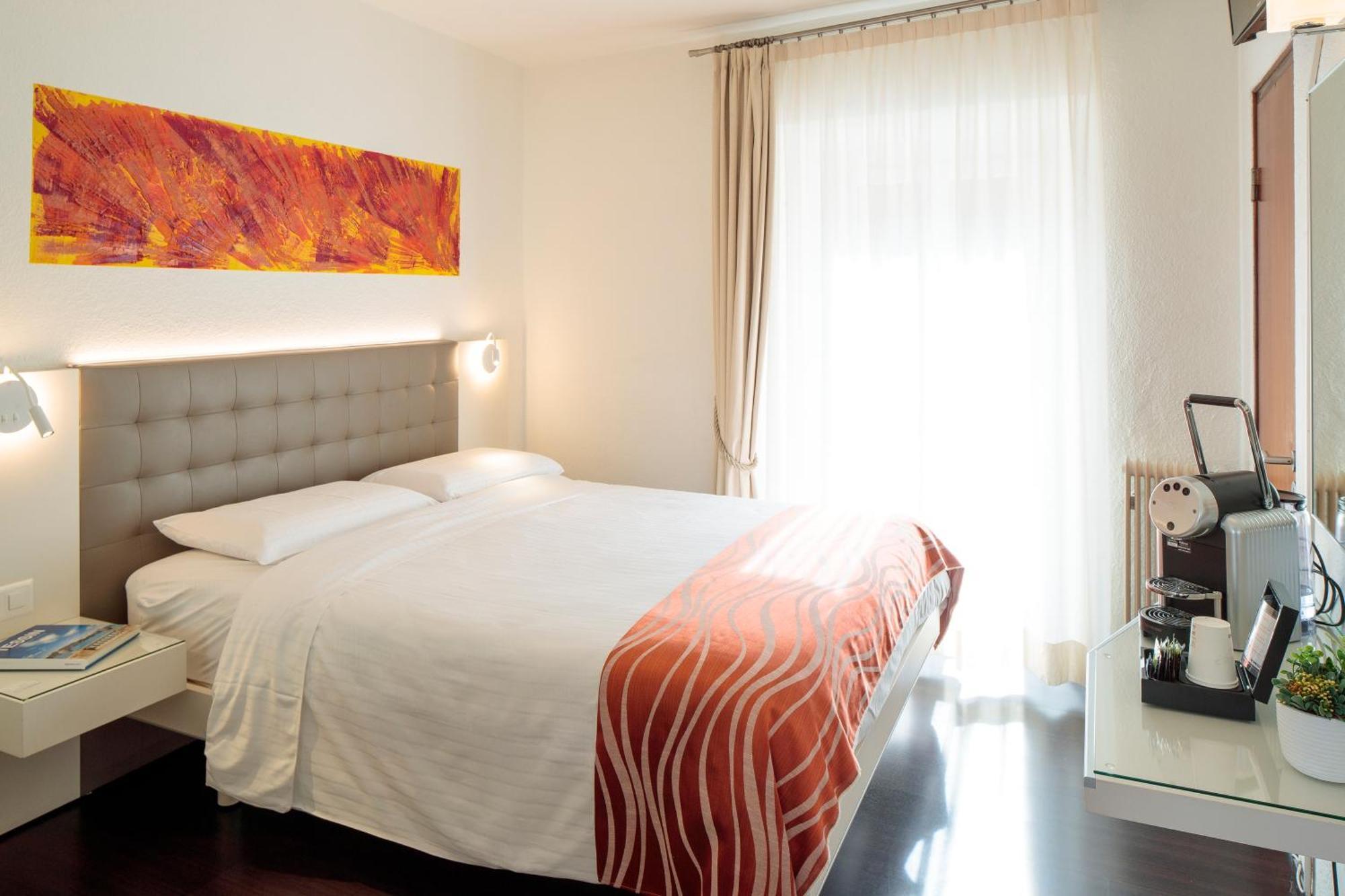Hotel America โลการ์โน ภายนอก รูปภาพ