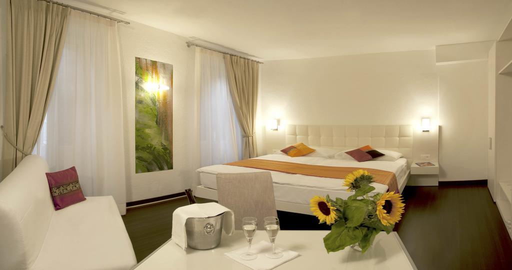 Hotel America โลการ์โน ภายนอก รูปภาพ