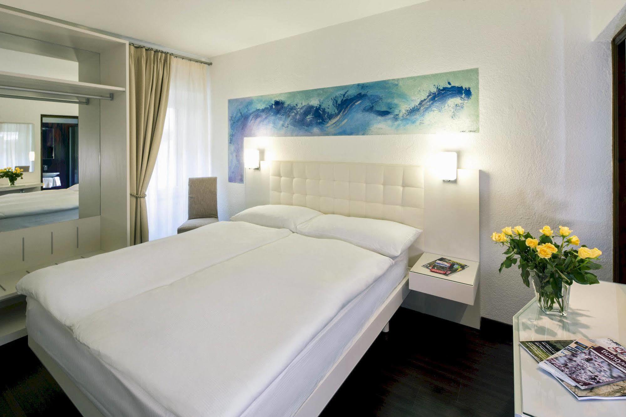Hotel America โลการ์โน ภายนอก รูปภาพ
